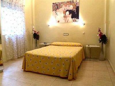 фото отеля Salamanca Hostal Madrid