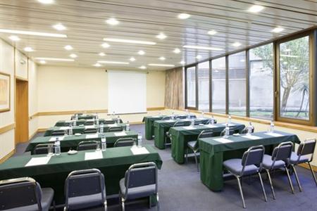 фото отеля Holiday Inn Lisbon - Continental
