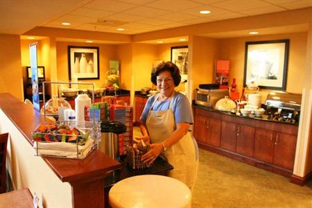 фото отеля Hampton Inn & Suites Airport Grand Rapids