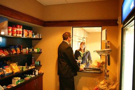 фото отеля Hampton Inn & Suites Airport Grand Rapids