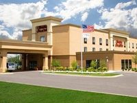 Hampton Inn & Suites Airport Grand Rapids