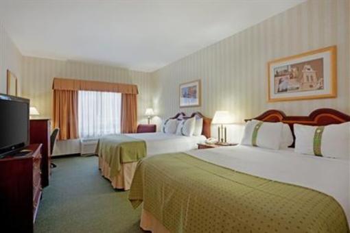 фото отеля Holiday Inn Airport Manchester (New Hampshire)