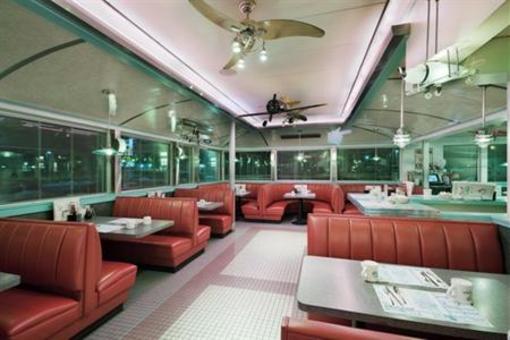 фото отеля Holiday Inn Airport Manchester (New Hampshire)