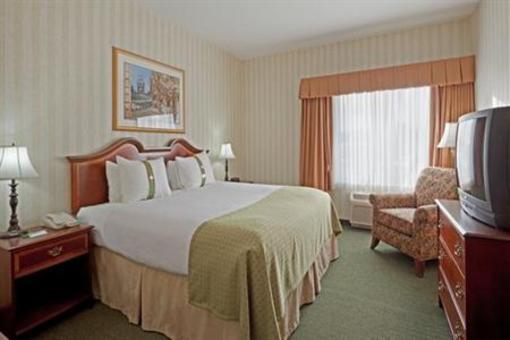 фото отеля Holiday Inn Airport Manchester (New Hampshire)