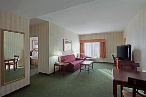 фото отеля Holiday Inn Airport Manchester (New Hampshire)