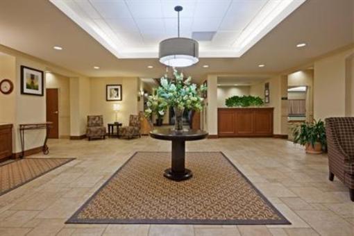 фото отеля Holiday Inn Airport Manchester (New Hampshire)
