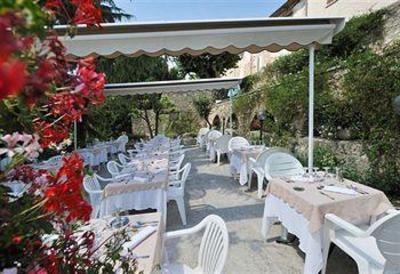 фото отеля Les Geraniums Le Barroux