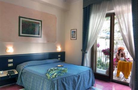 фото отеля Hotel Santa Lucia Minori