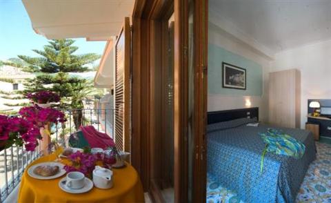 фото отеля Hotel Santa Lucia Minori