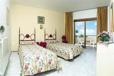 фото отеля Hotel Mediterraneo Ibiza
