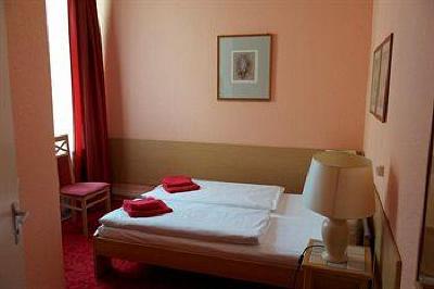 фото отеля Hotel Castell Berlin