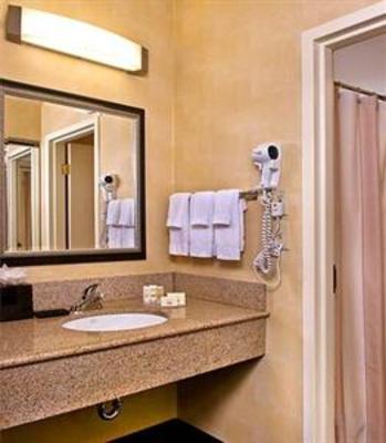 фото отеля Courtyard Hotel North Raleigh