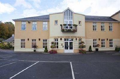 фото отеля Seven Oaks Hotel
