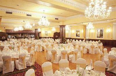 фото отеля Seven Oaks Hotel