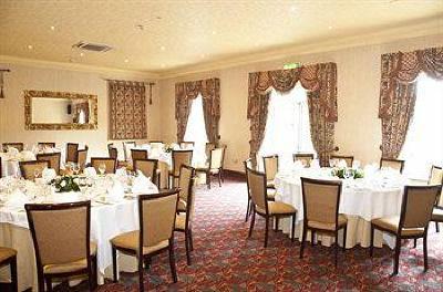 фото отеля Seven Oaks Hotel