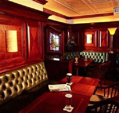 фото отеля Seven Oaks Hotel