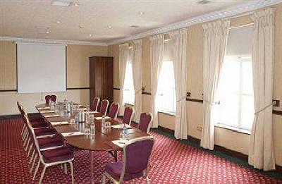 фото отеля Seven Oaks Hotel