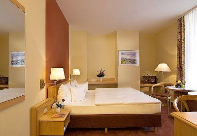 фото отеля Ostseehotel Waldschloesschen