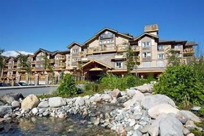 фото отеля Executive Suites Garibaldi Springs Resort