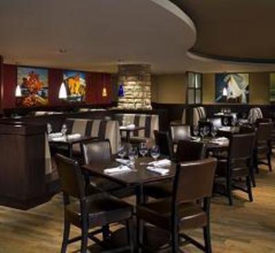 фото отеля Executive Suites Garibaldi Springs Resort
