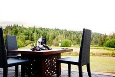 фото отеля Executive Suites Garibaldi Springs Resort