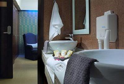 фото отеля Filion Suites Resort & Spa