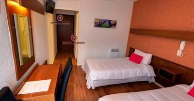 фото отеля Hotel des Pays Bas