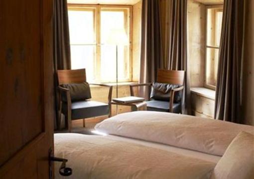 фото отеля Hotel Guardaval Scuol