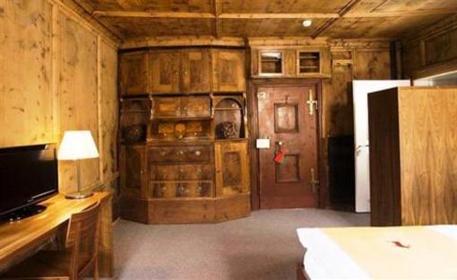 фото отеля Hotel Guardaval Scuol