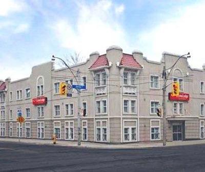 фото отеля Econo Lodge Inn & Suites Downtown Toronto