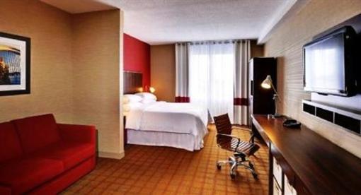 фото отеля Four Points by Sheraton Toronto Mississauga