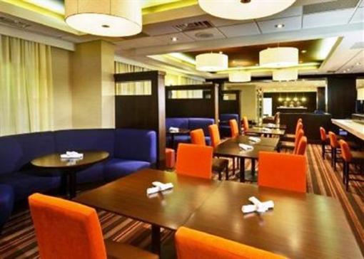 фото отеля Four Points by Sheraton Toronto Mississauga