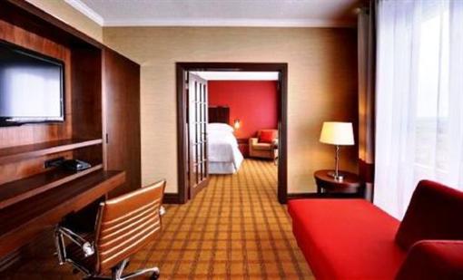 фото отеля Four Points by Sheraton Toronto Mississauga
