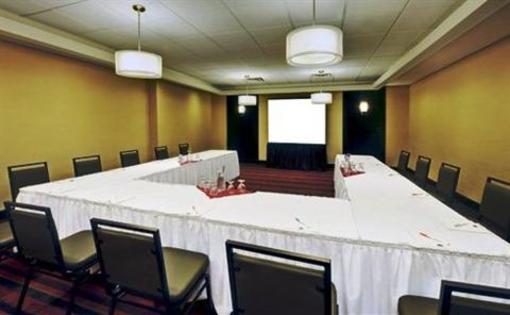 фото отеля Four Points by Sheraton Toronto Mississauga