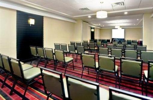 фото отеля Four Points by Sheraton Toronto Mississauga