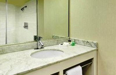 фото отеля Four Points by Sheraton Toronto Mississauga