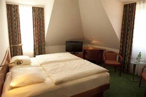 фото отеля Hotel Dresdner Heide