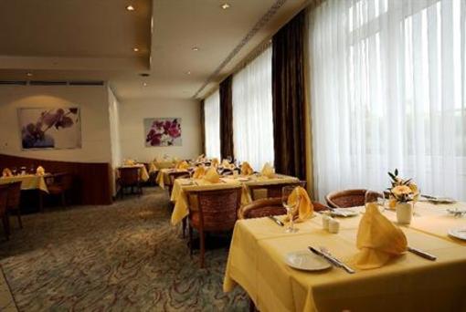 фото отеля Hotel Dresdner Heide