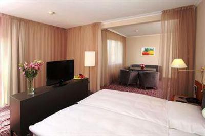 фото отеля Moevenpick Hotel Prague