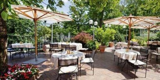 фото отеля Moevenpick Hotel Prague