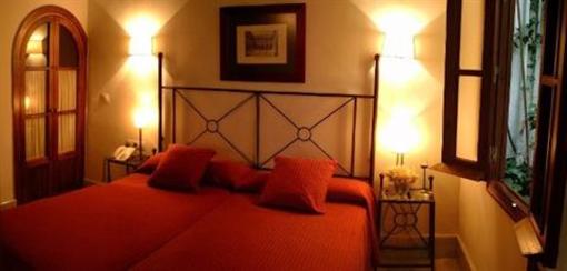 фото отеля YH Giralda Hotel