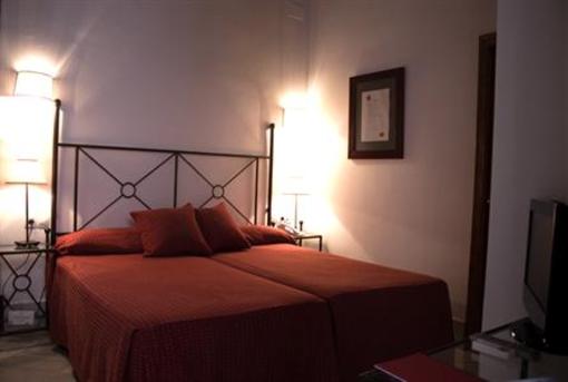 фото отеля YH Giralda Hotel