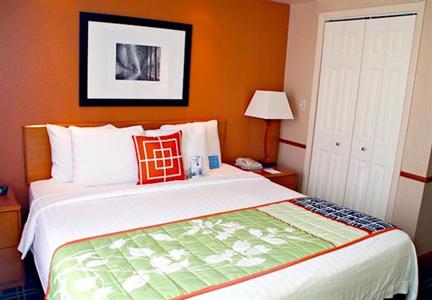 фото отеля Fairfield Inn & Suites Orlando Universal Studios