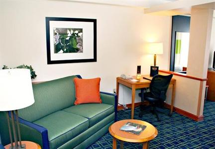 фото отеля Fairfield Inn & Suites Orlando Universal Studios