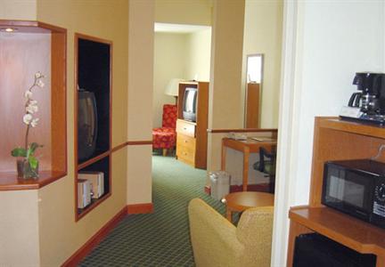 фото отеля Fairfield Inn & Suites Orlando Universal Studios