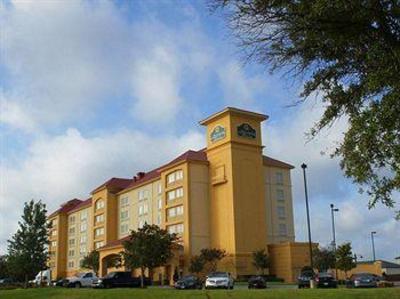 фото отеля La Quinta Inn & Suites Dallas Arlington 6 Flags Dr