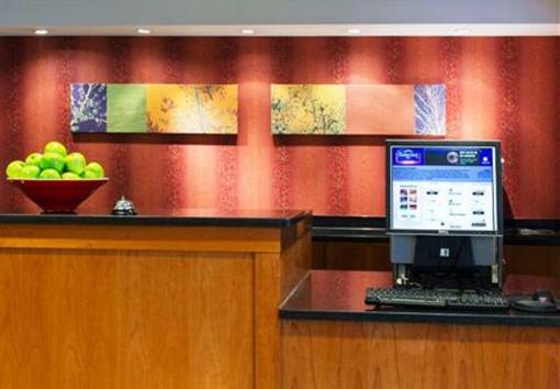фото отеля Fairfield Inn Rochester East