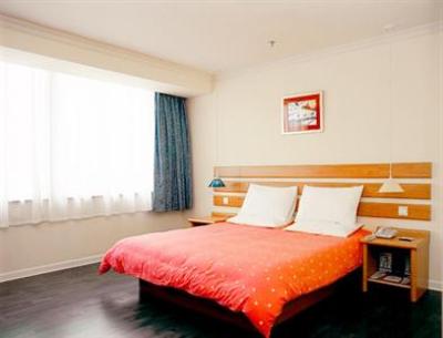 фото отеля Home Inn Liuzhou Pedestrian Street