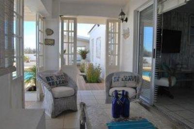 фото отеля Beach House on Fairway