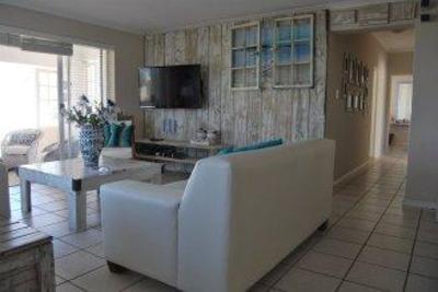 фото отеля Beach House on Fairway